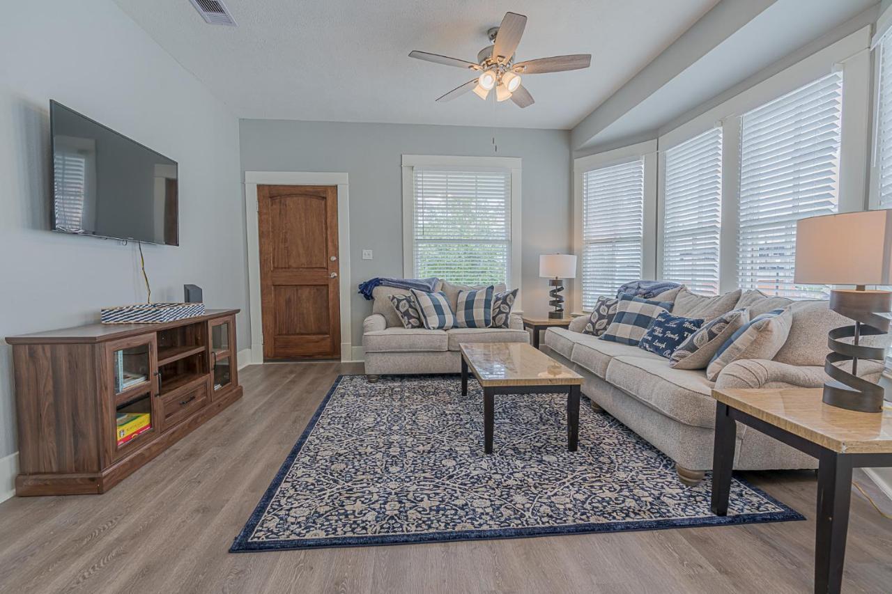 Uptown Cottage Newly Updated Home Near The Strand Galveston Harbor And Utmb Exteriér fotografie